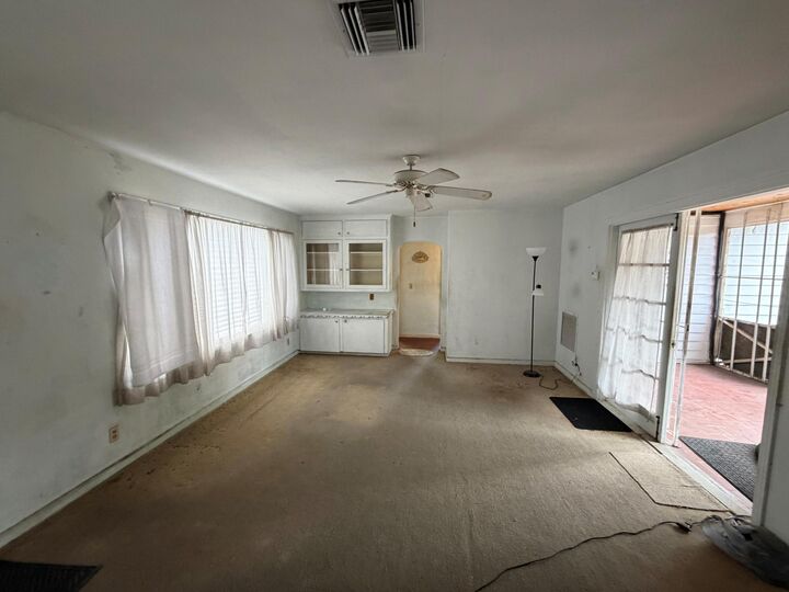 Property Photo:  814 36th  FL 33407 