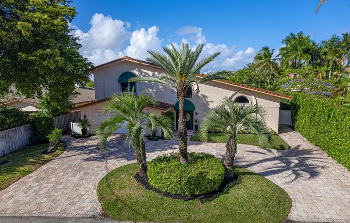 Property Photo:  2519 Barcelona Drive  FL 33301 