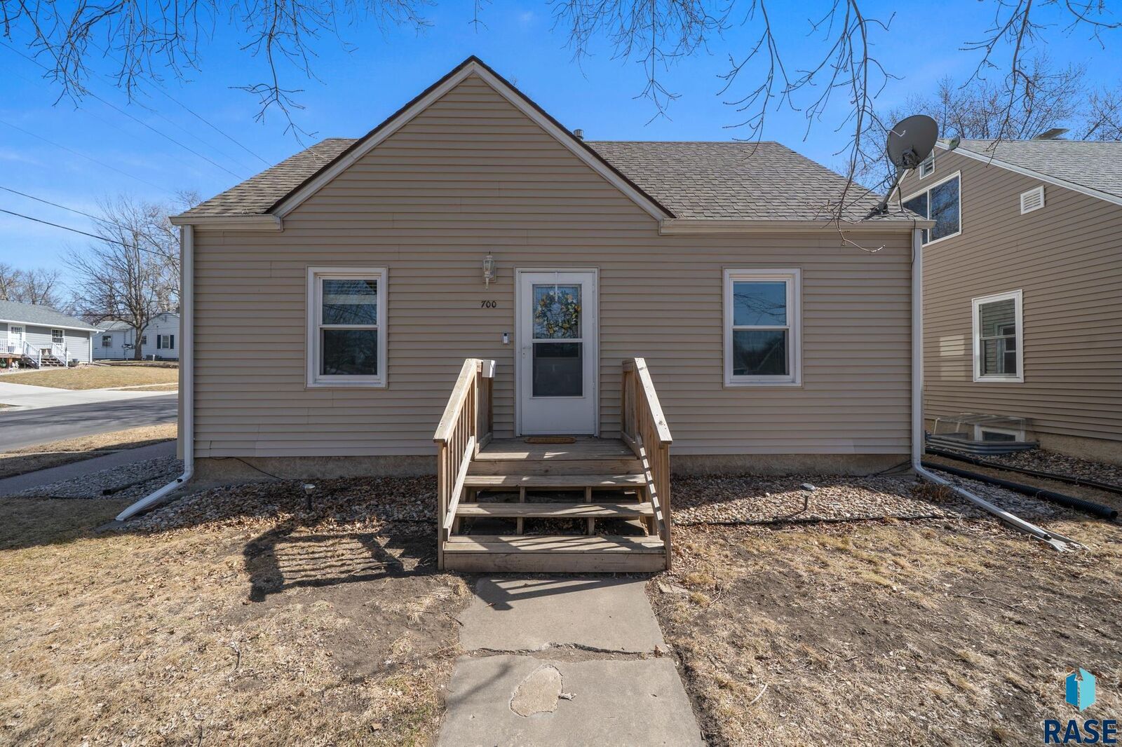 Property Photo:  700 S Glendale Ave  SD 57104 
