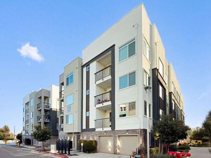 Property Photo:  3208 Mallard Court 201  CA 95117 