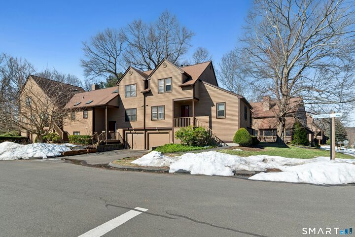 Property Photo:  4 Rolling Ridge Road 4  CT 06468 