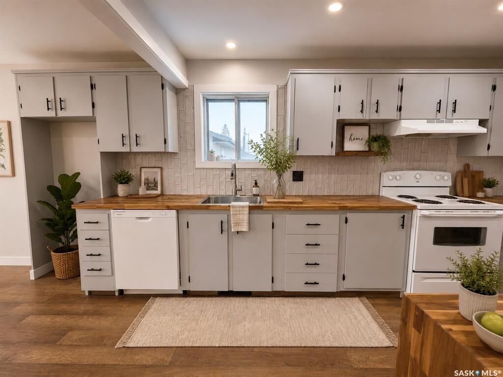 Property Photo: 112 Jubilee Bay SK S0K 4L0