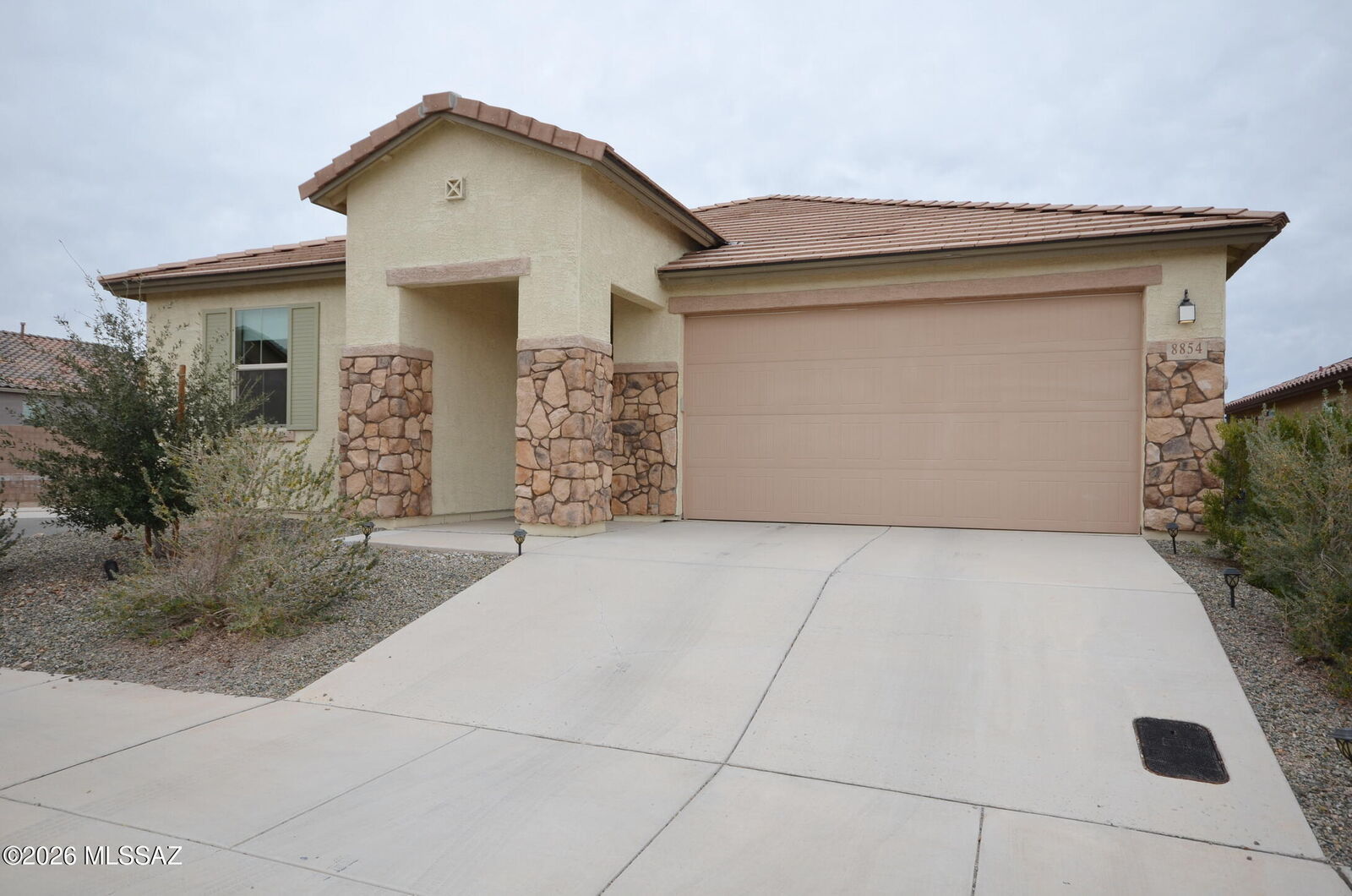 Property Photo:  8854 E Stone Meadow Circle  AZ 85730 