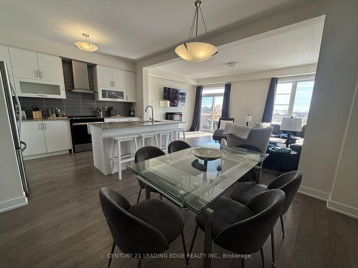 Photo de la propriété:  115 Vanier Street  ON L1R 0N3 