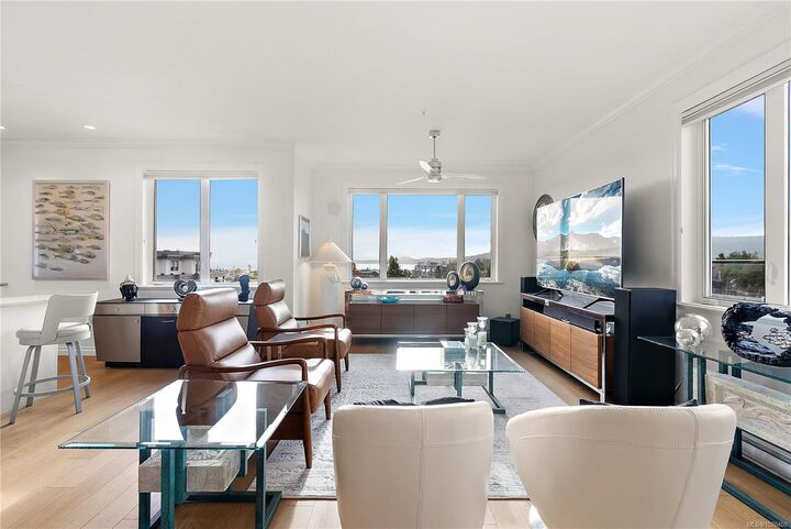 Property Photo:  2409 Bevan Ave Ph403  BC V8L 0C3 