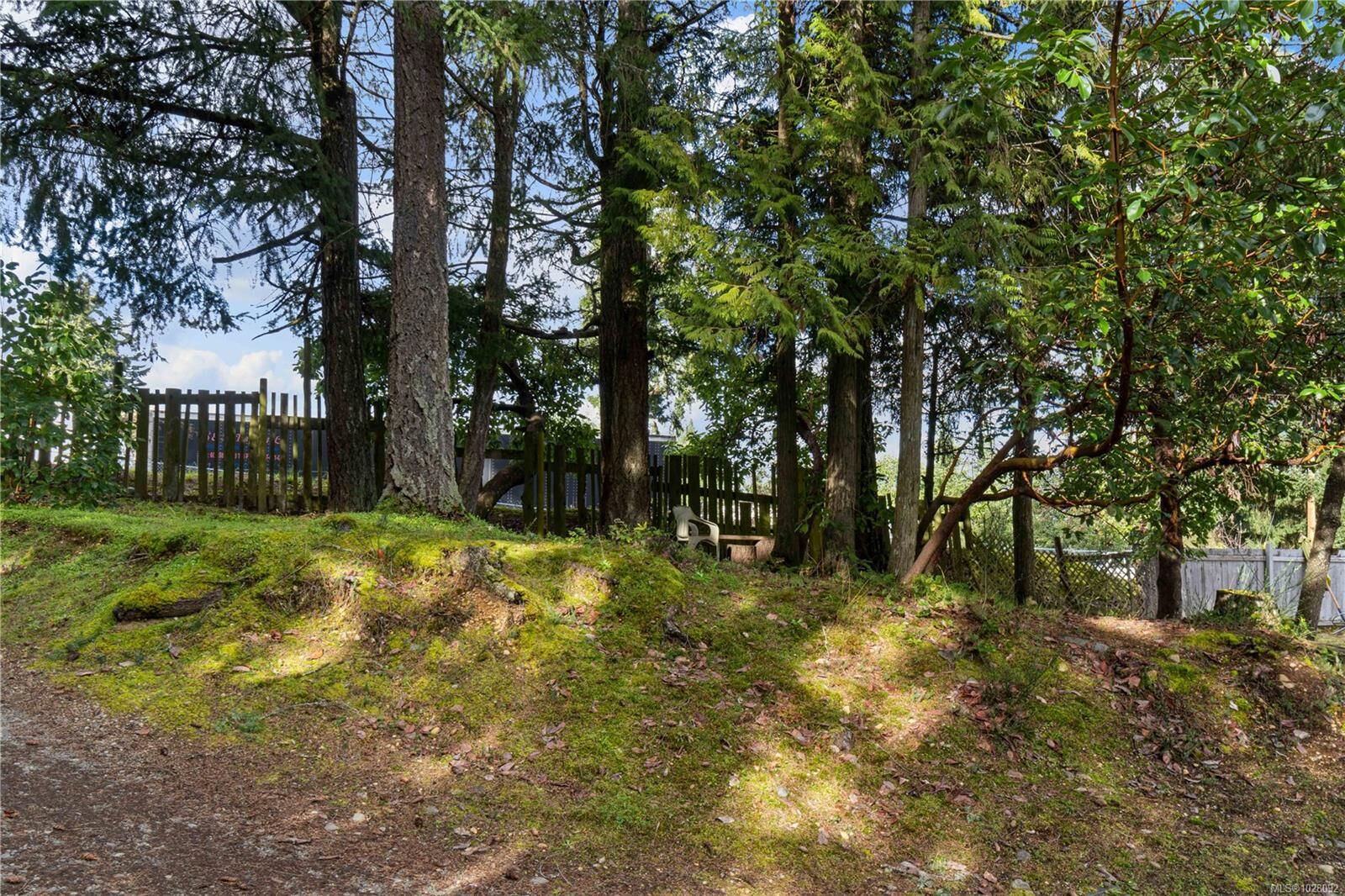 Property Photo: 992 Allenby Rd BC V9P 2A9