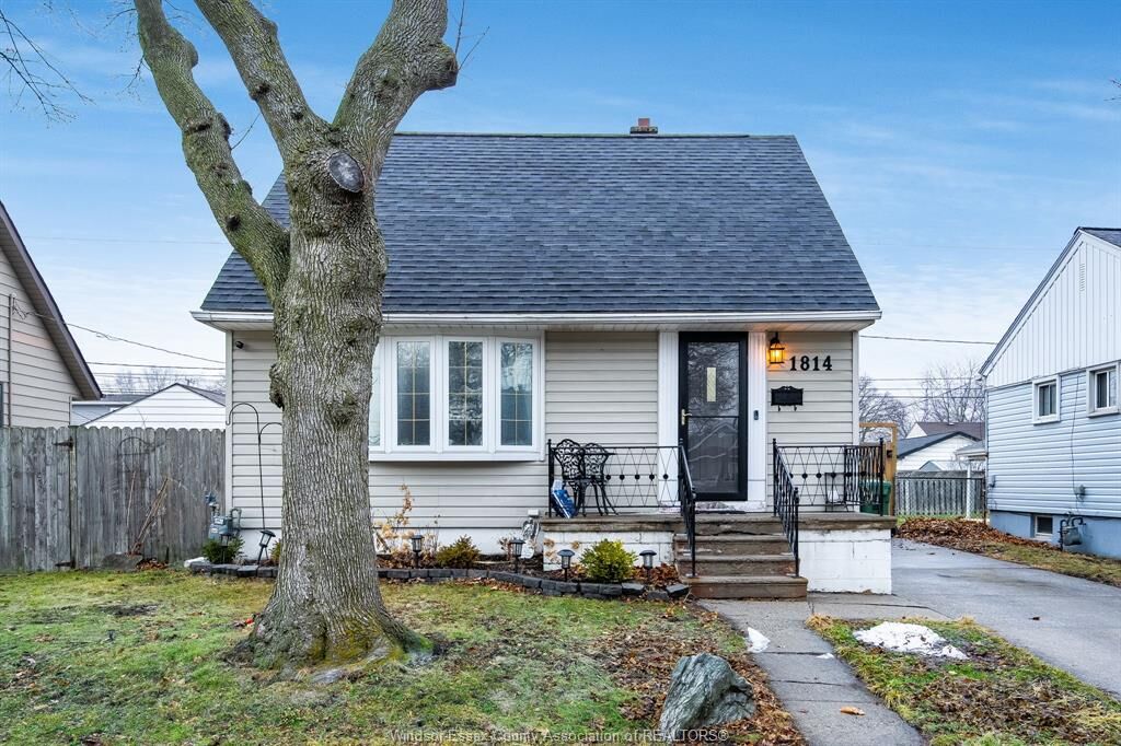 Photo de la propriété:  1814 Larkin  ON N8W 4G6 