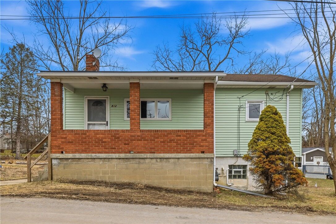 Property Photo: 812 Wall St PA 15057
