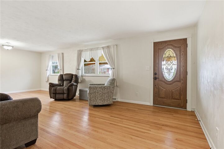Property Photo: 20 Fairhill Dr PA 15301