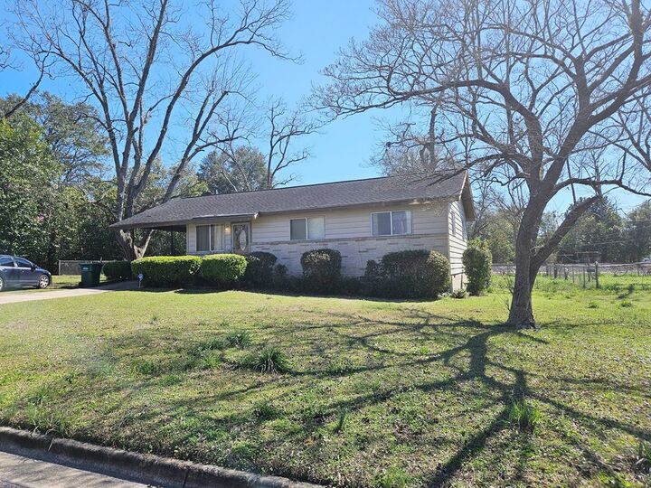 Property Photo:  1812 W Highland Avenue  GA 31707 