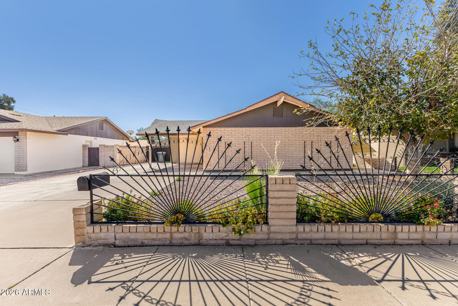 Property Photo:  2537 E La Jolla Drive  AZ 85282 