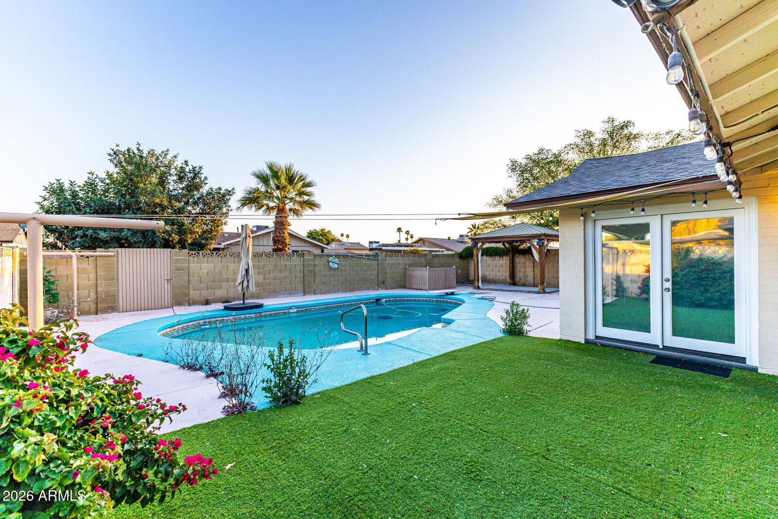 Property Photo:  2537 E La Jolla Drive  AZ 85282 