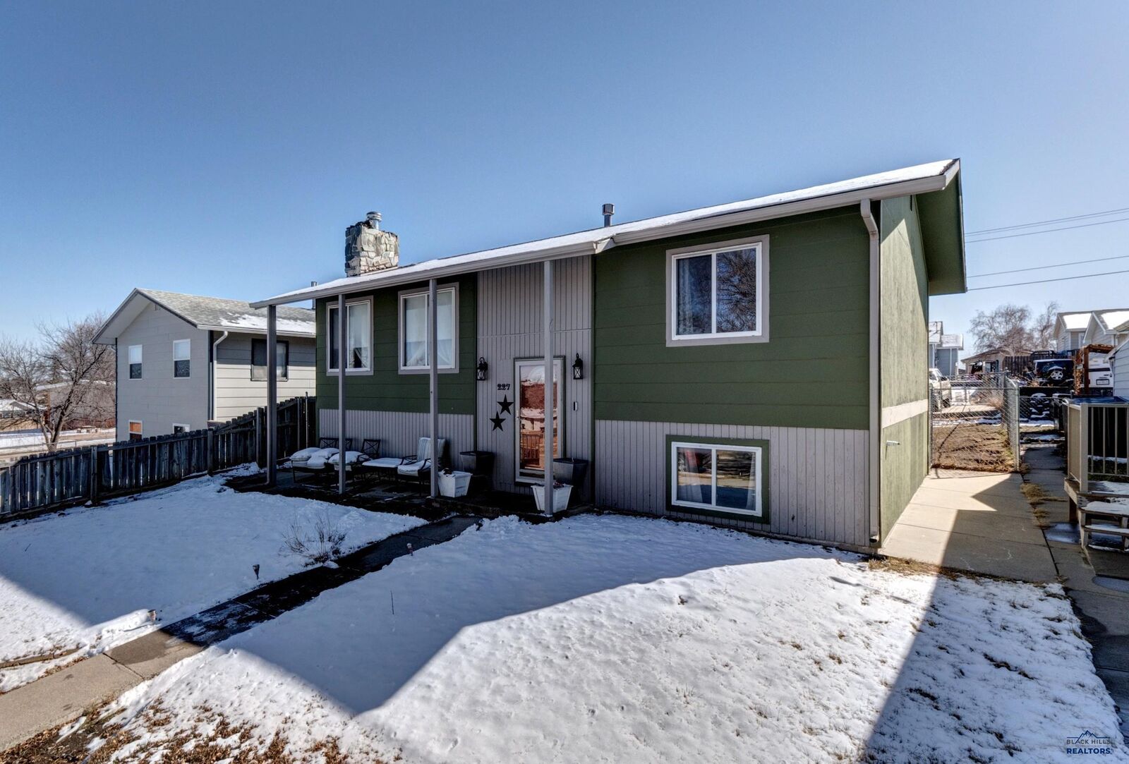 Property Photo: 227 E Nowlin SD 57702