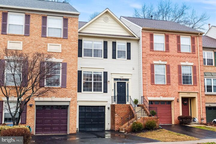 Property Photo: 44095 Gala Circle VA 20147