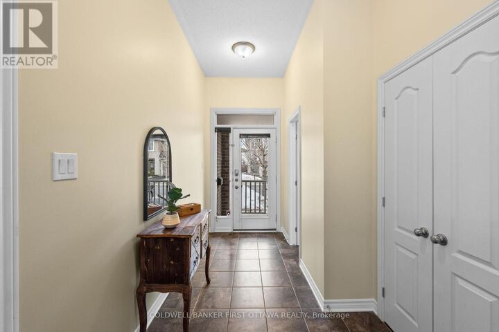 Photo de la propriété:  534 Cherokee Way  ON K2S 0H4 