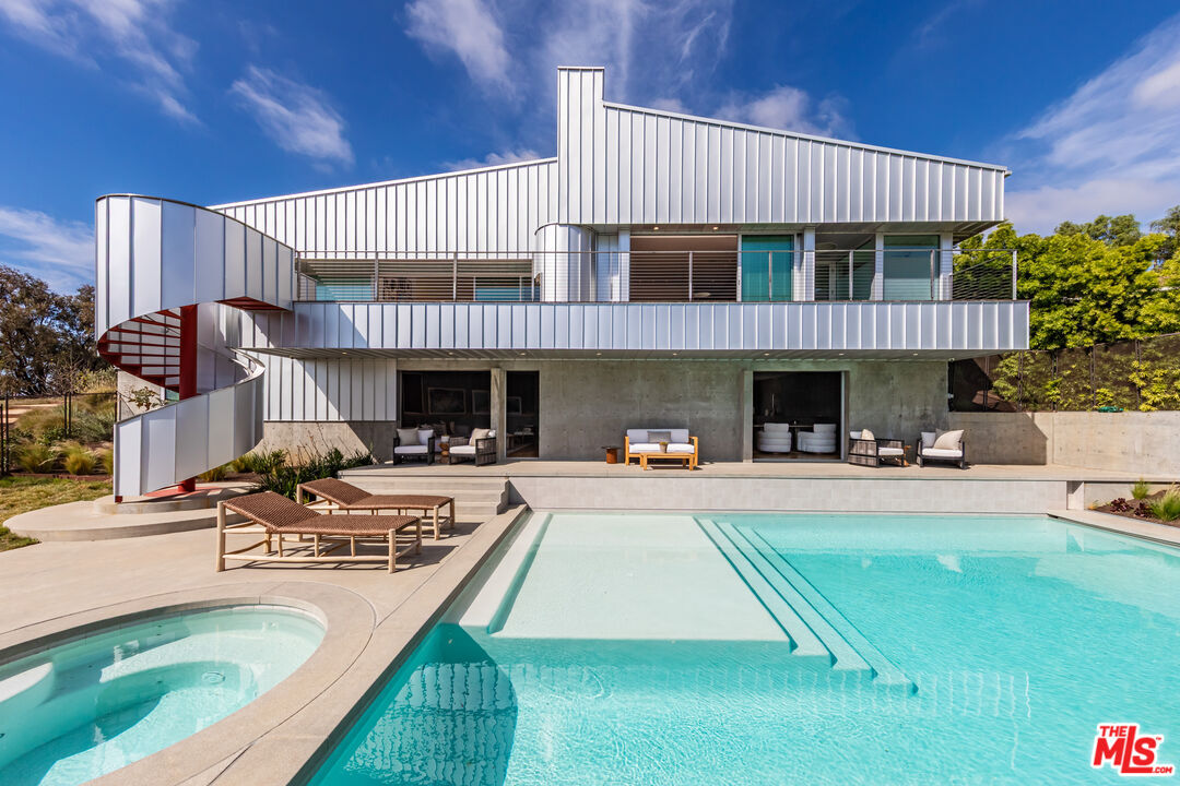 Property Photo: 5932 Busch Dr CA 90265