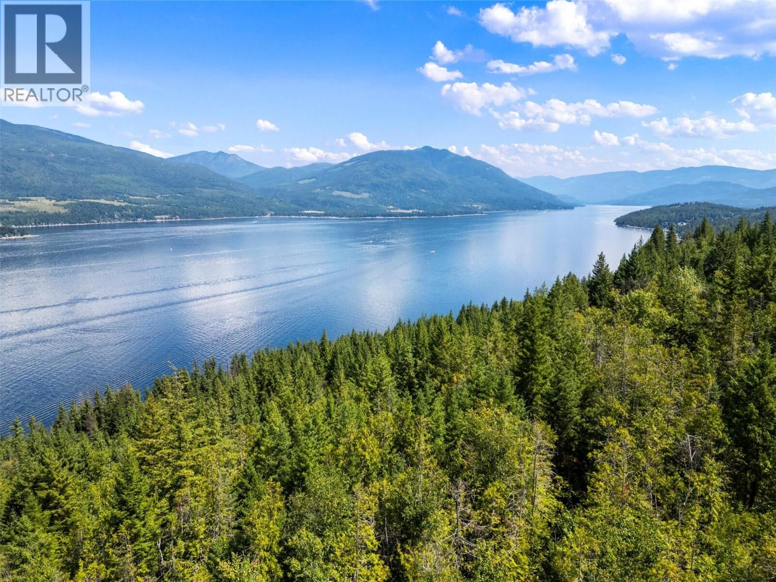 Photo de la propriété:  3560 Eagle Bay Road  BC V0E 1H1 