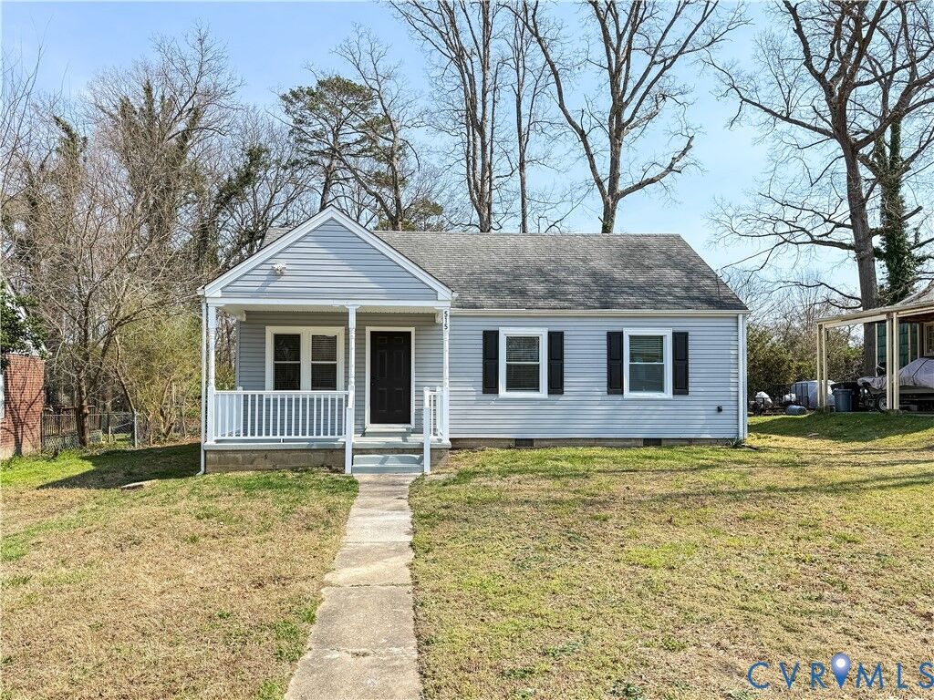 Property Photo:  515 Gravatt Avenue  VA 23860 