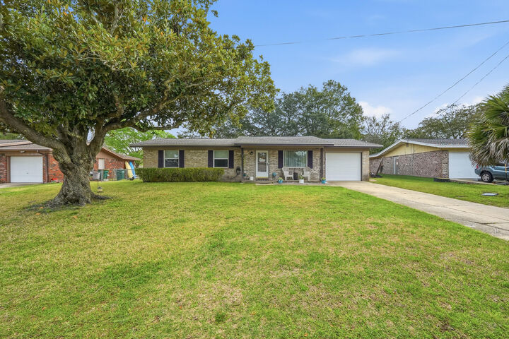 Property Photo:  12 10th Street  FL 32579 