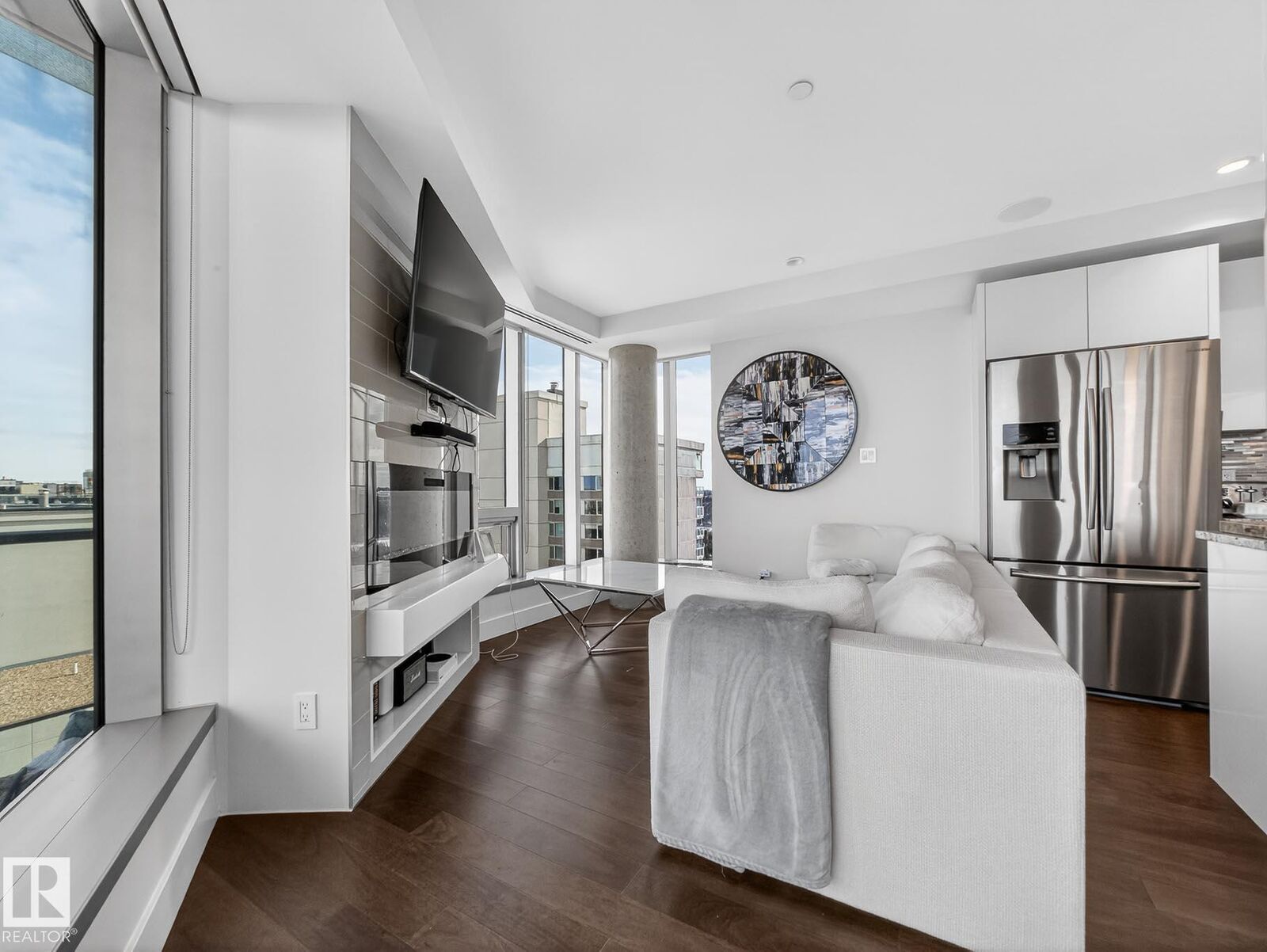 Photo de la propriété:  11969 Jasper Avenue NW 1401  AB T5K 0P1 