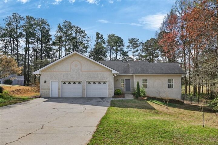 Property Photo:  8993 Dornoch Circle  GA 30187 