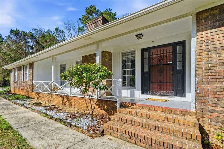 Property Photo:  2401 Ebenezer Road SE  GA 30094 