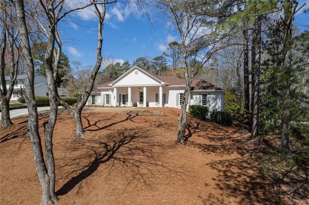 Property Photo: 1275 Oakhaven Drive GA 30075