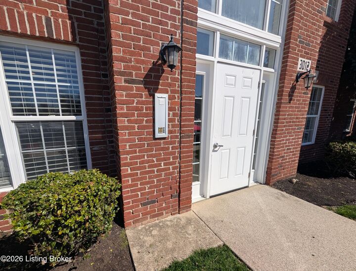 Property Photo:  3012 Clevan Way 102  KY 40220 