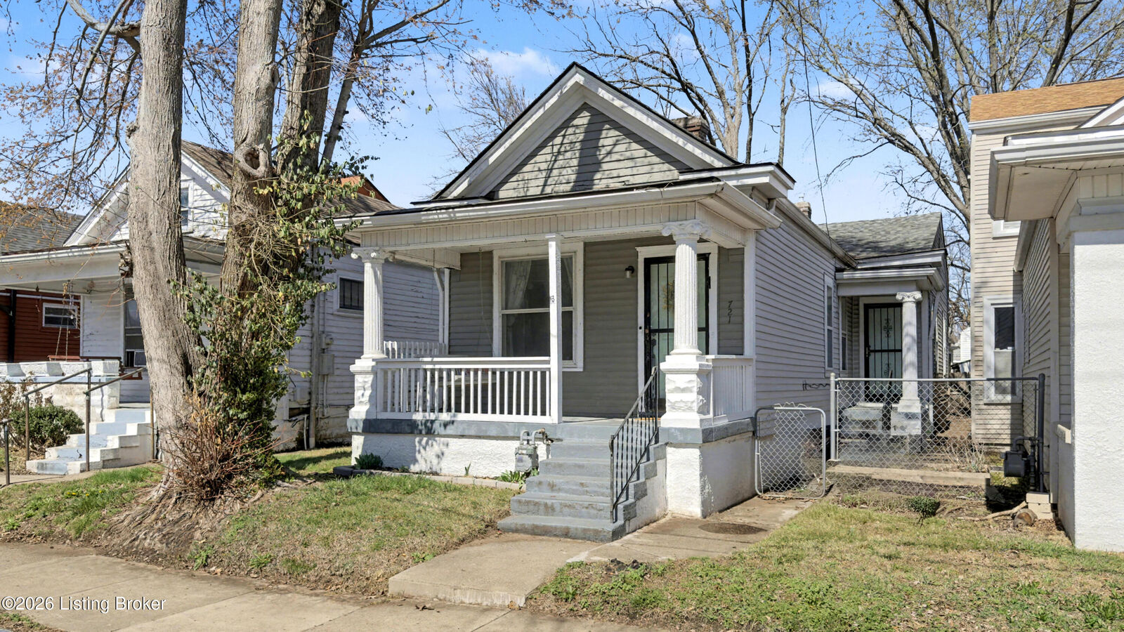 Property Photo:  721 Shelby Pkwy  KY 40203 