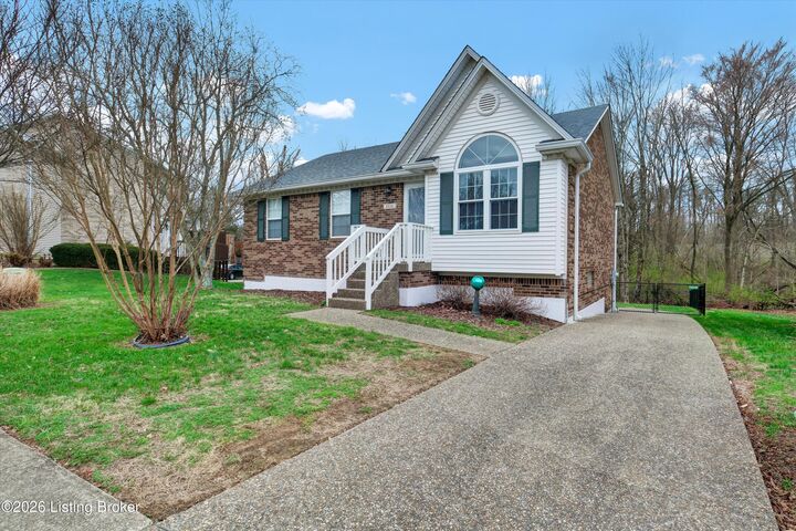 Property Photo: 8814 Astrid Ave KY 40228