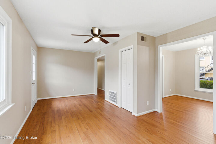 Property Photo:  929 Henry Clay St  KY 40065 