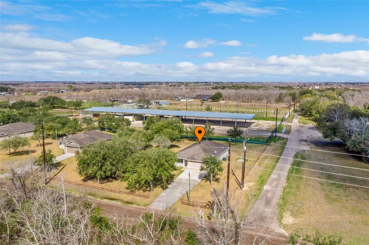 Property Photo: 3141 Cr 81 TX 77583