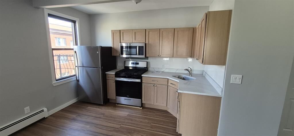 Property Photo:  282 New York Ave 6  NJ 07307 