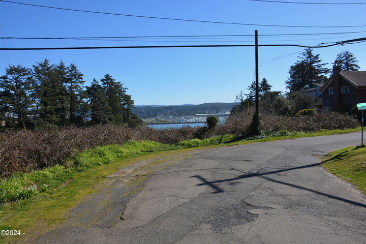 Property Photo:  503 SW Alder Street  OR 97365 