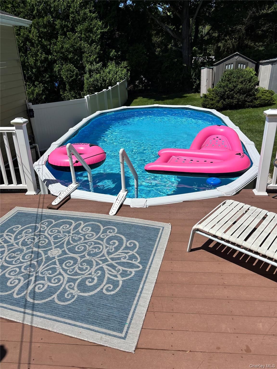 Property Photo:  7 Bittersweet Dr, Danbury  CT 06811 