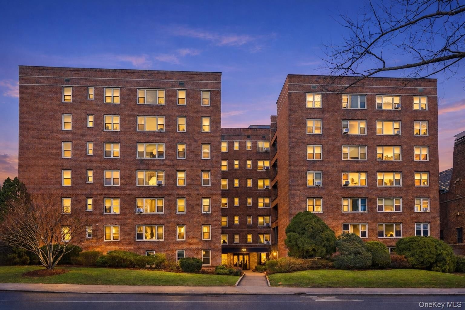 Property Photo:  30 N Broadway 5H  NY 10601 