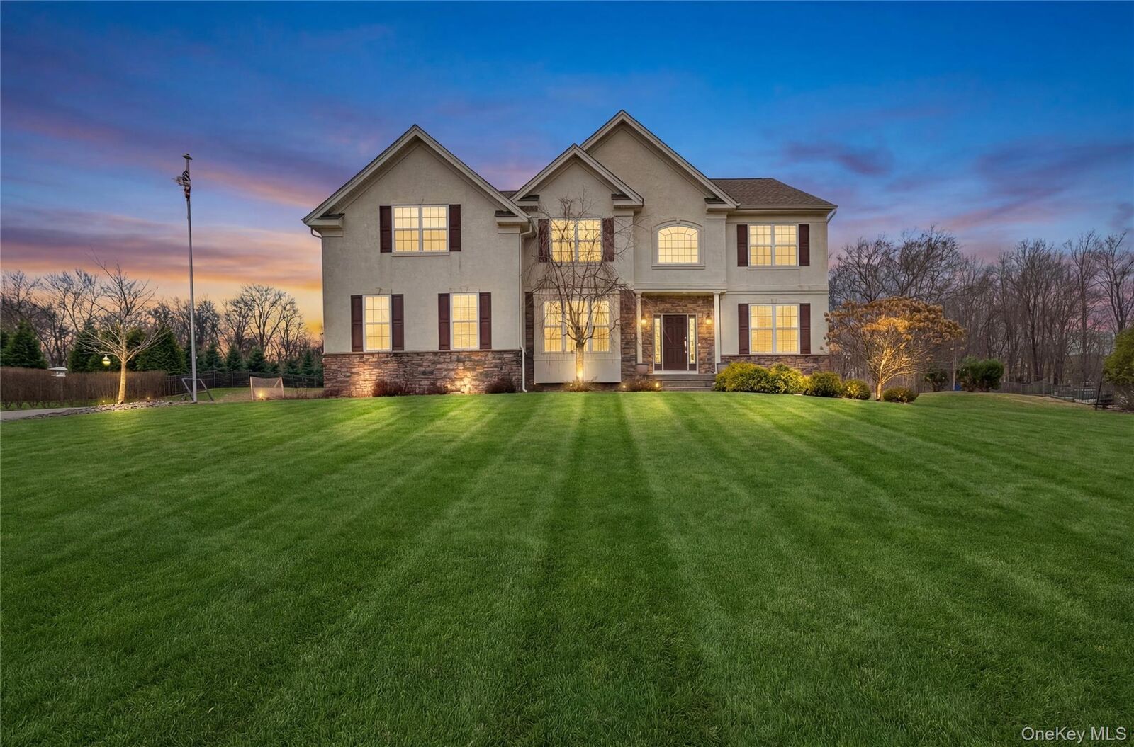 Property Photo:  75 Luthien Forest Road  NY 12575 