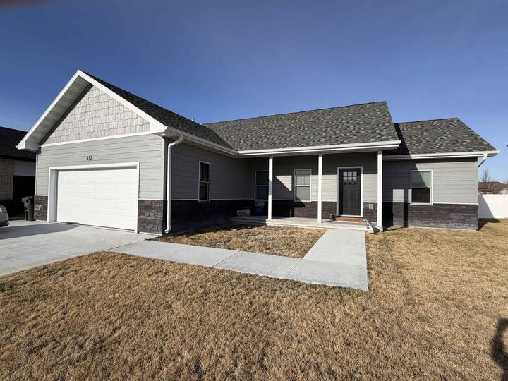 Property Photo: 812 Mockingbird Dr NE 69101