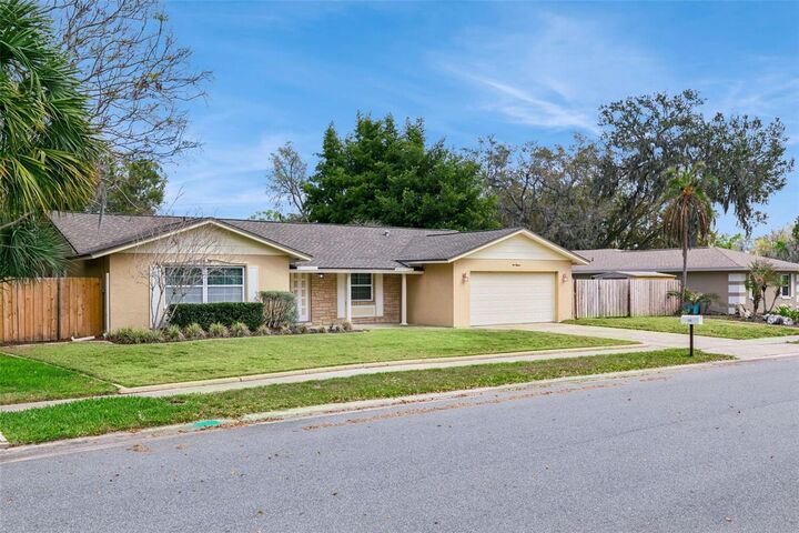 Property Photo:  113 Rose Briar Drive  FL 32750 