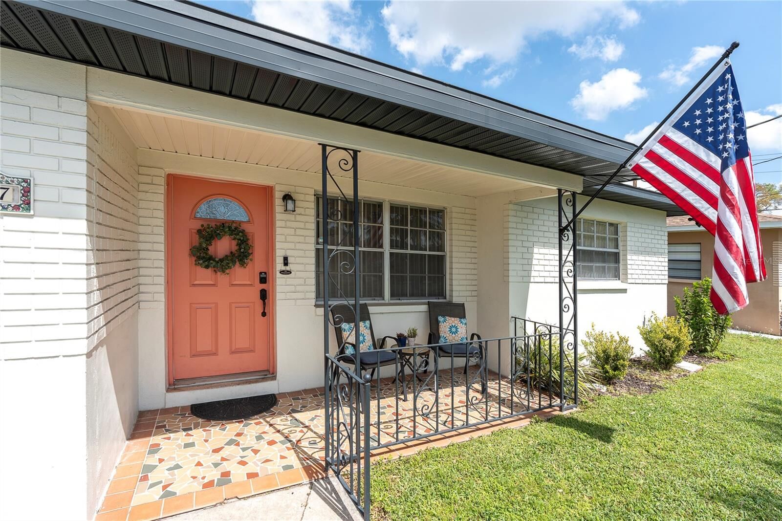 Property Photo: 3307 W Braddock Street FL 33607