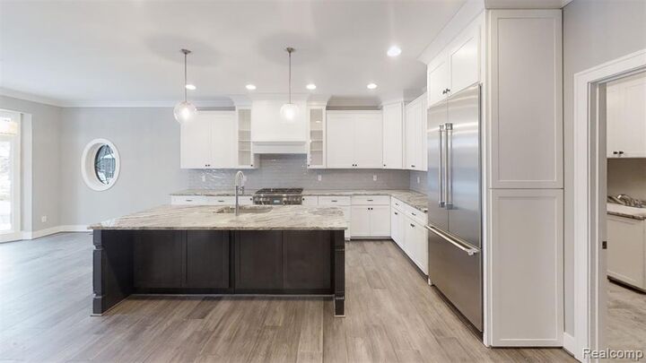 Property Photo:  2515 Barberry Drive 21  MI 48316 0930 