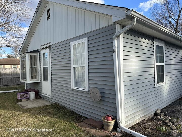 Property Photo:  4654 King Road  MI 48601 