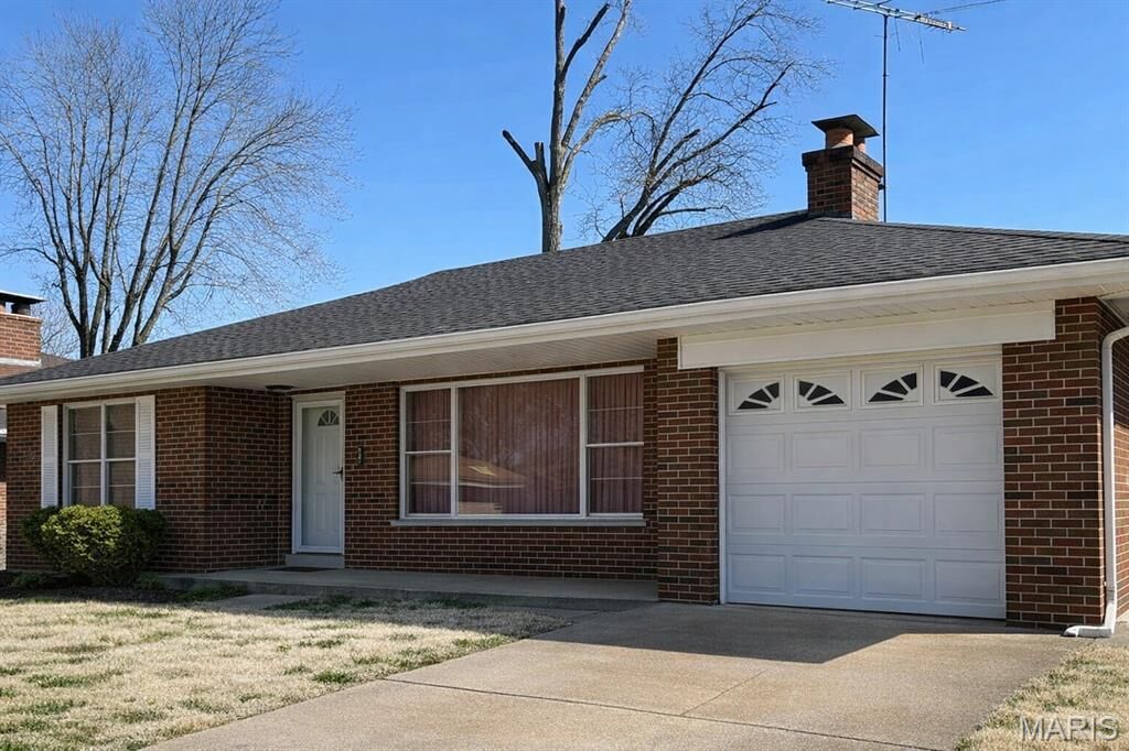 Property Photo:  9220 Shadydale Drive  MO 63136 
