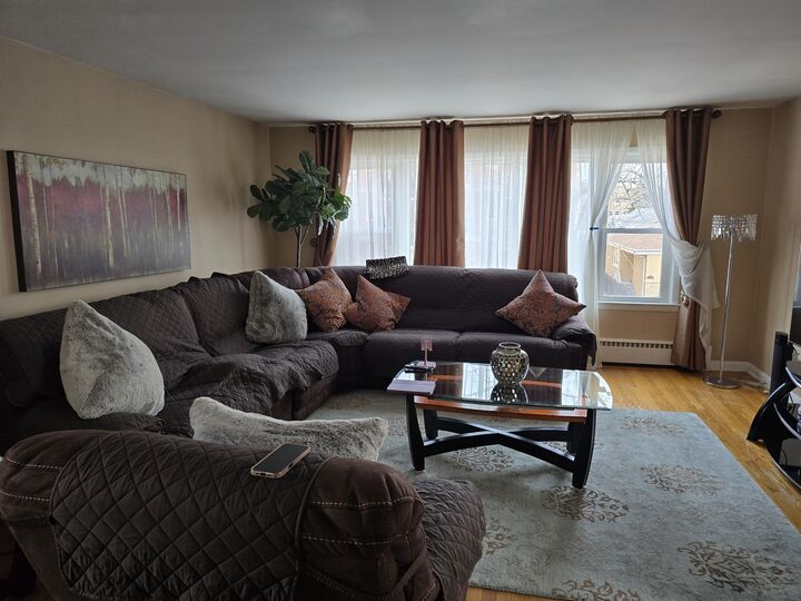 Property Photo:  6540 N Sacramento Avenue  IL 60659 