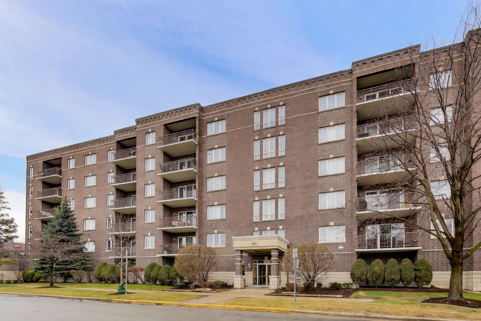 Property Photo:  1327 Brown Street 404  IL 60016 