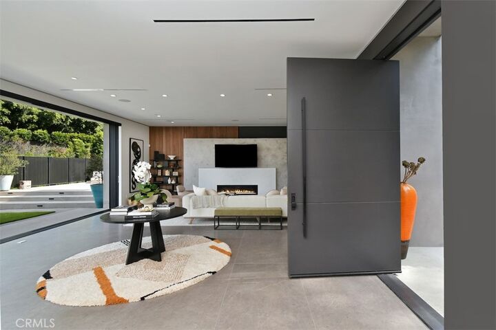 Property Photo:  14753 Round Valley  CA 91403 