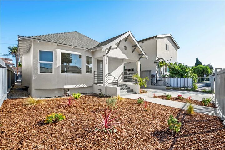 Property Photo:  731 E 41st Place  CA 90011 