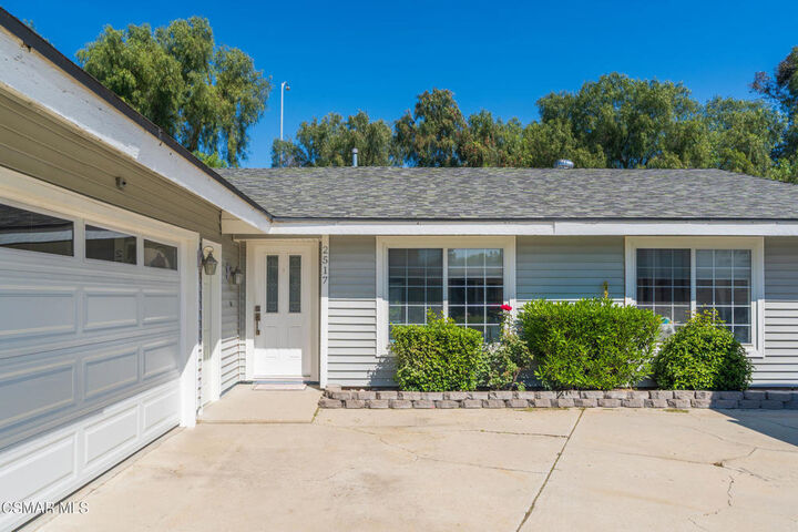 Property Photo:  2517 E Phyllis Street  CA 93065 