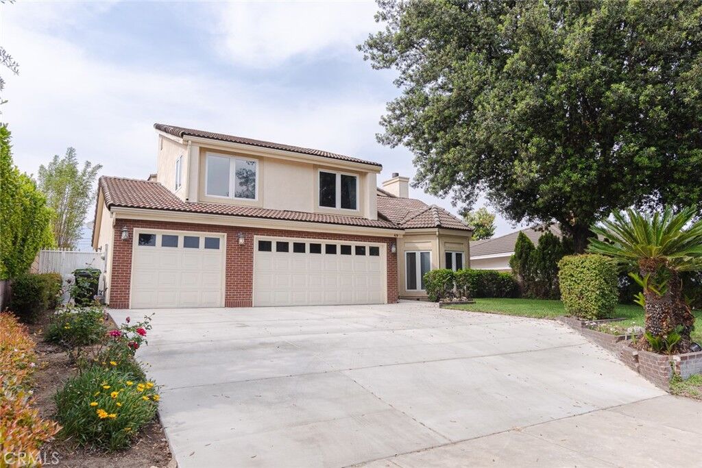 Property Photo:  49 W La Sierra Drive  CA 91007 