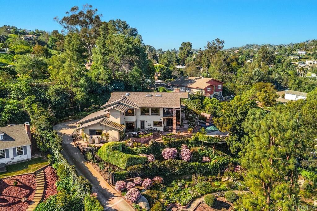 Property Photo: 1605 Vista Del Valle CA 92019